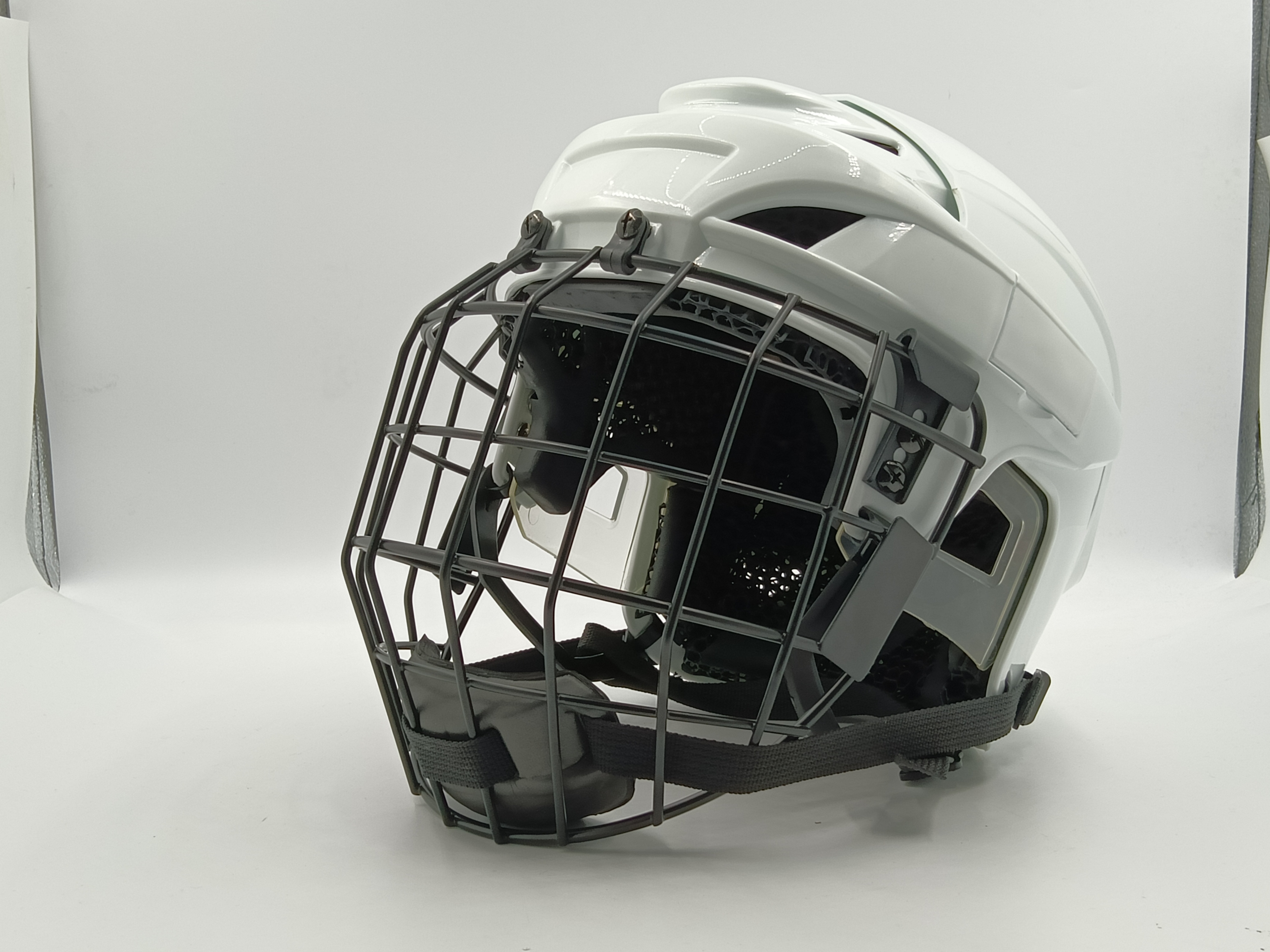 (NEU)GY revolutioniert Eishockeymasken mit revolutionärer 3D-Gitterdrucktechnologie